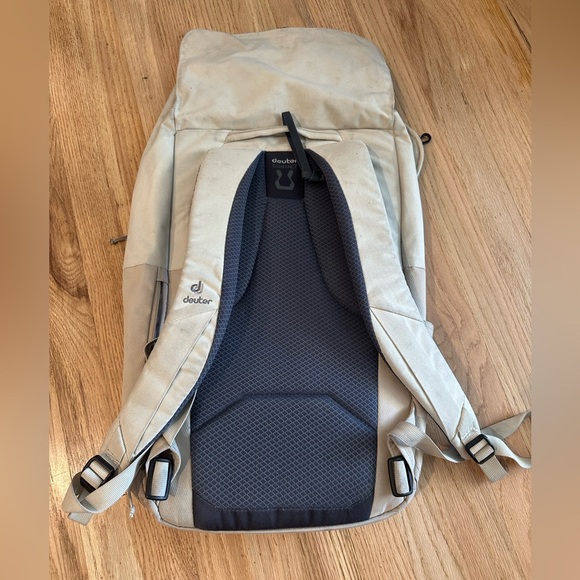 Deter UP Seoul Backpack - Picture 4 of 4